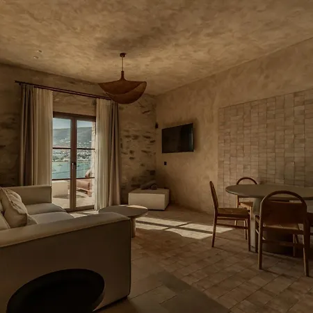 Eunoia Aparthotel 4*